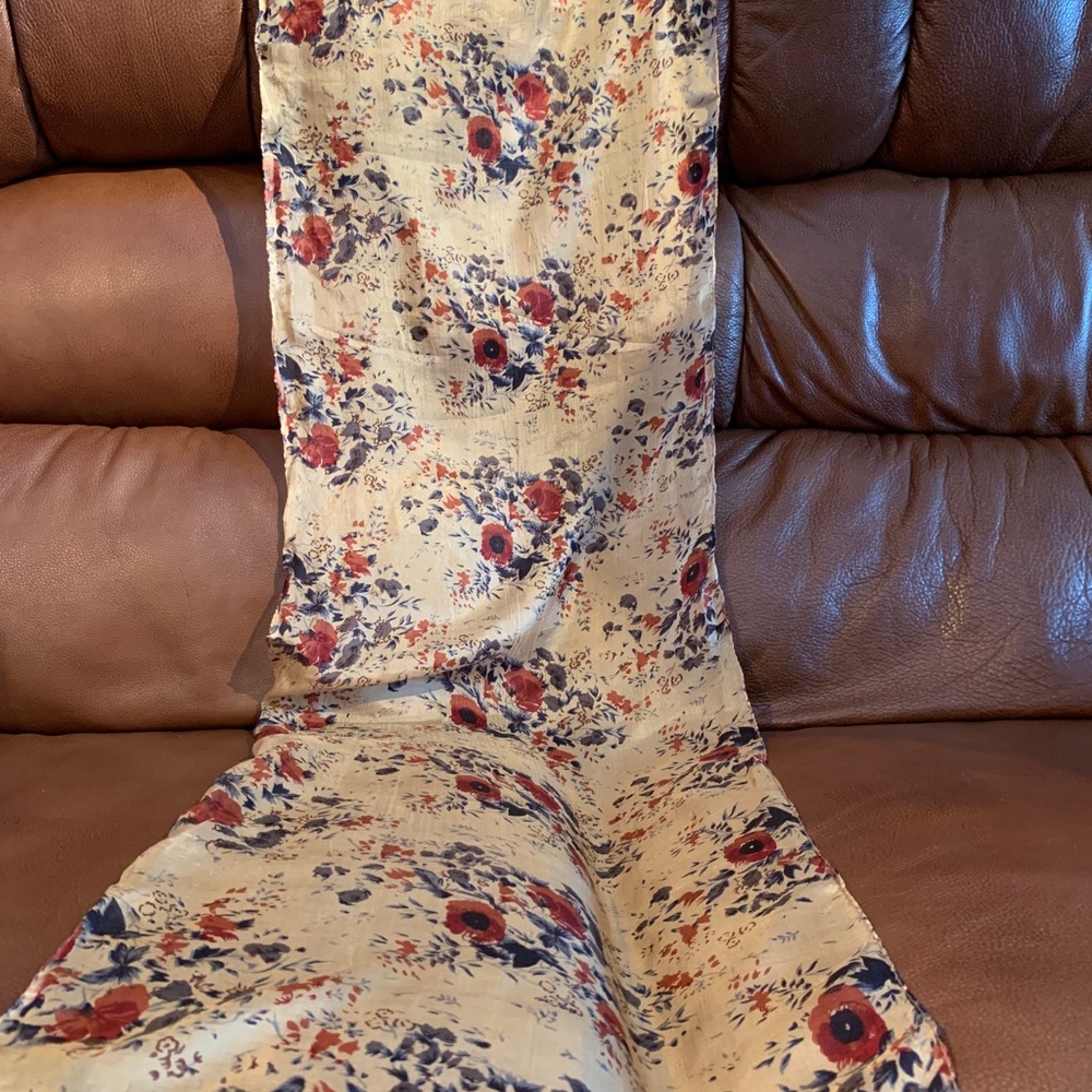 Flower pattern scarf - Picture 3 of 4